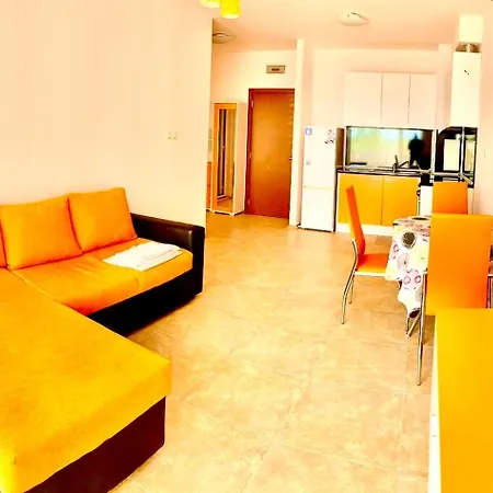 Grand Kamelia Sunny Daire