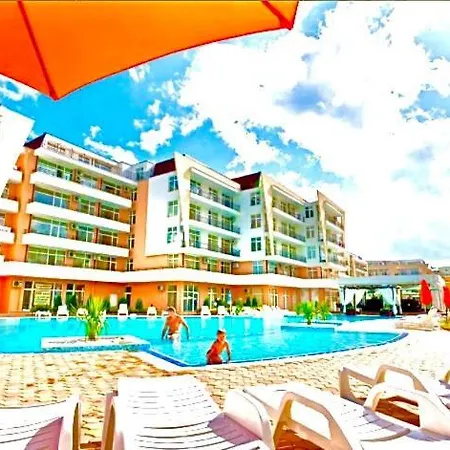 Grand Kamelia Sunny Daire