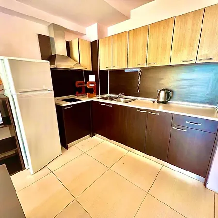 Grand Kamelia Sunny Daire *