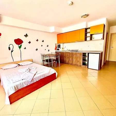 Grand Kamelia Sunny * Σάνι Μπιτς