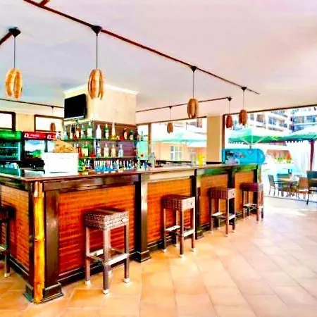 Grand Kamelia Sunny * Σάνι Μπιτς